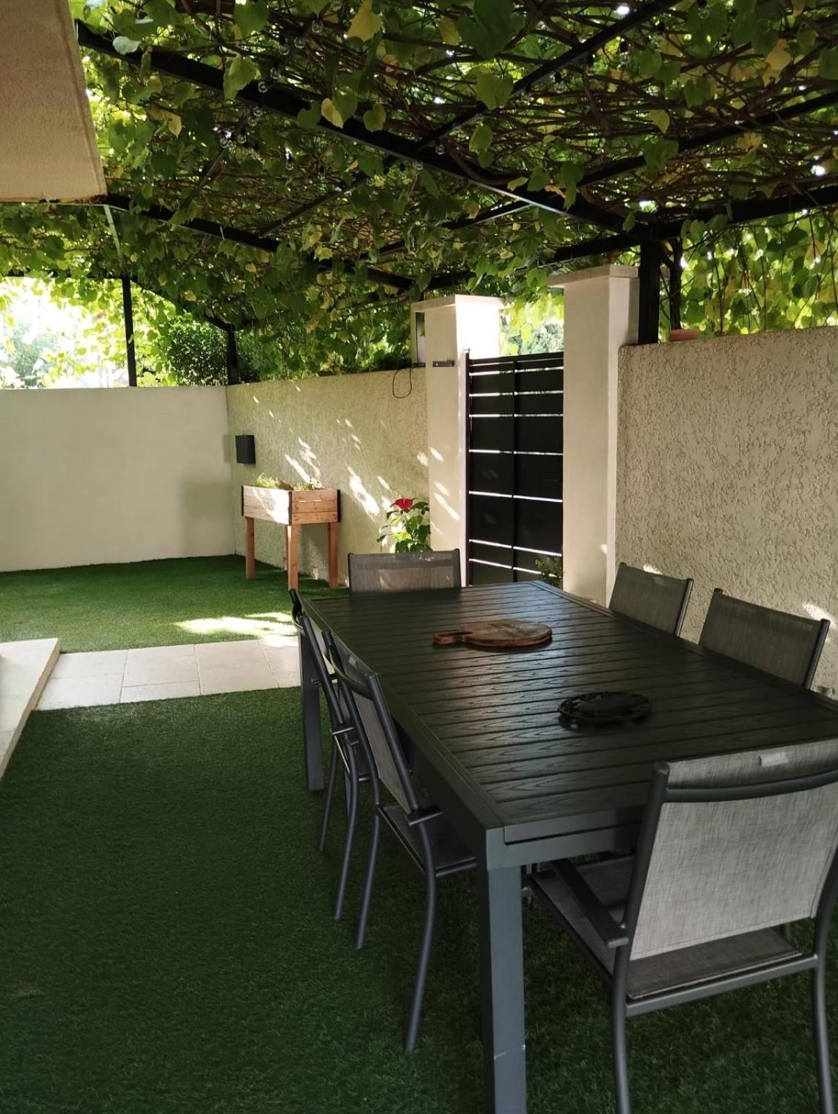 Villa J Et V Bédarrides 外观 照片